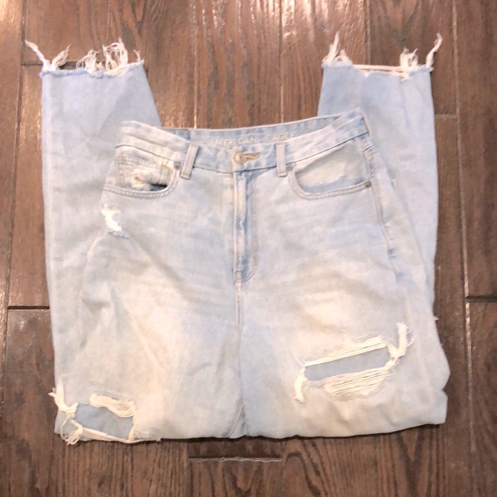 American eagle curvy MOM jean distressed size 4